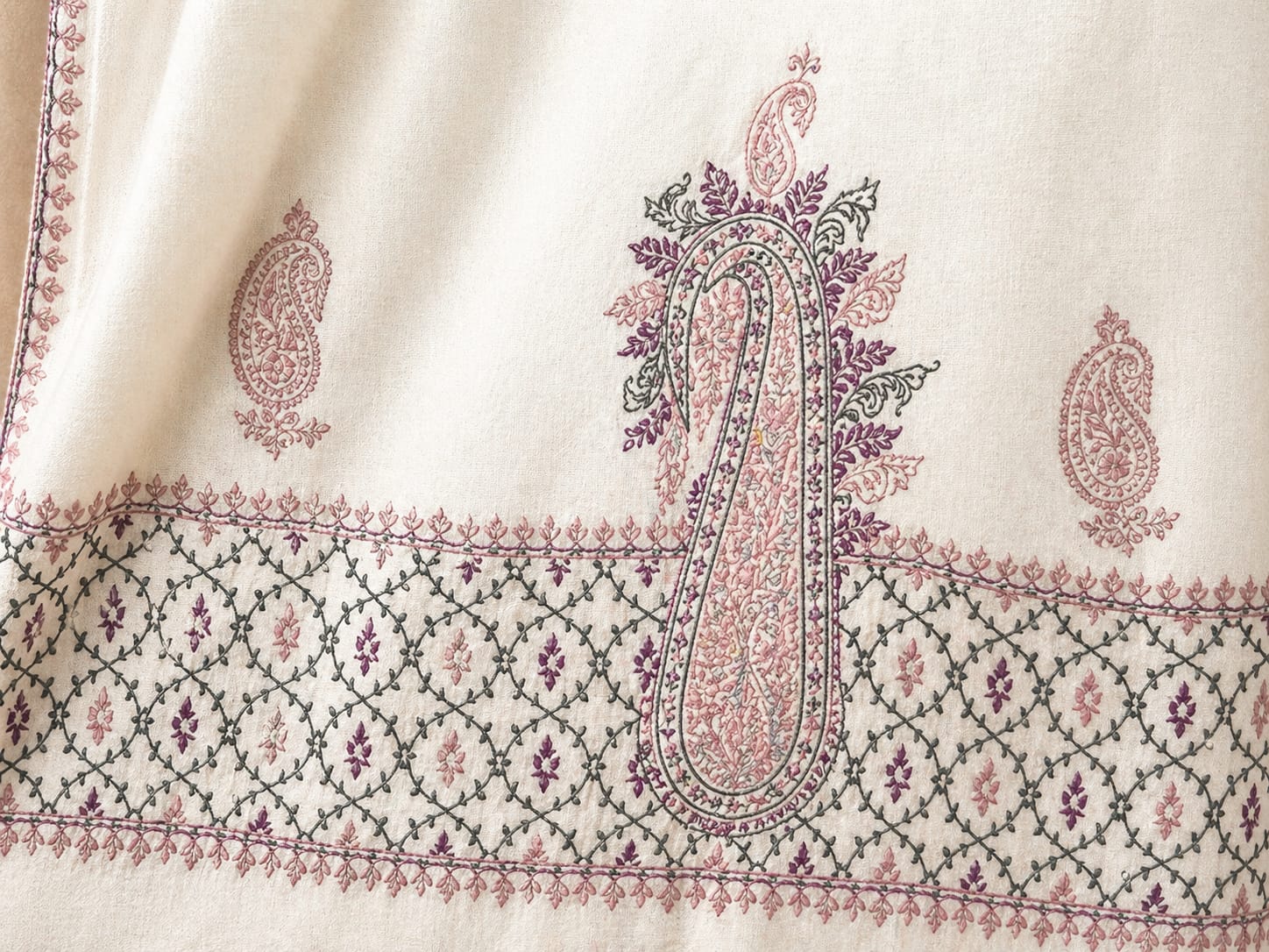 Authentic-kashmiri-pashmina-stole-hand-embroidered-sozni-work-real-pashmina
